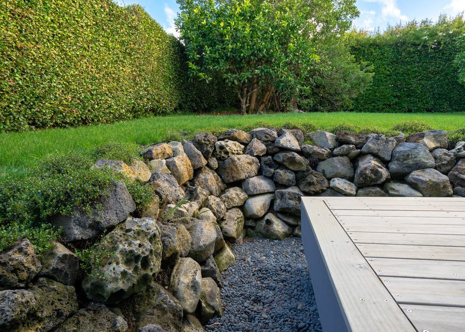 stone retaining wall finished in wellington